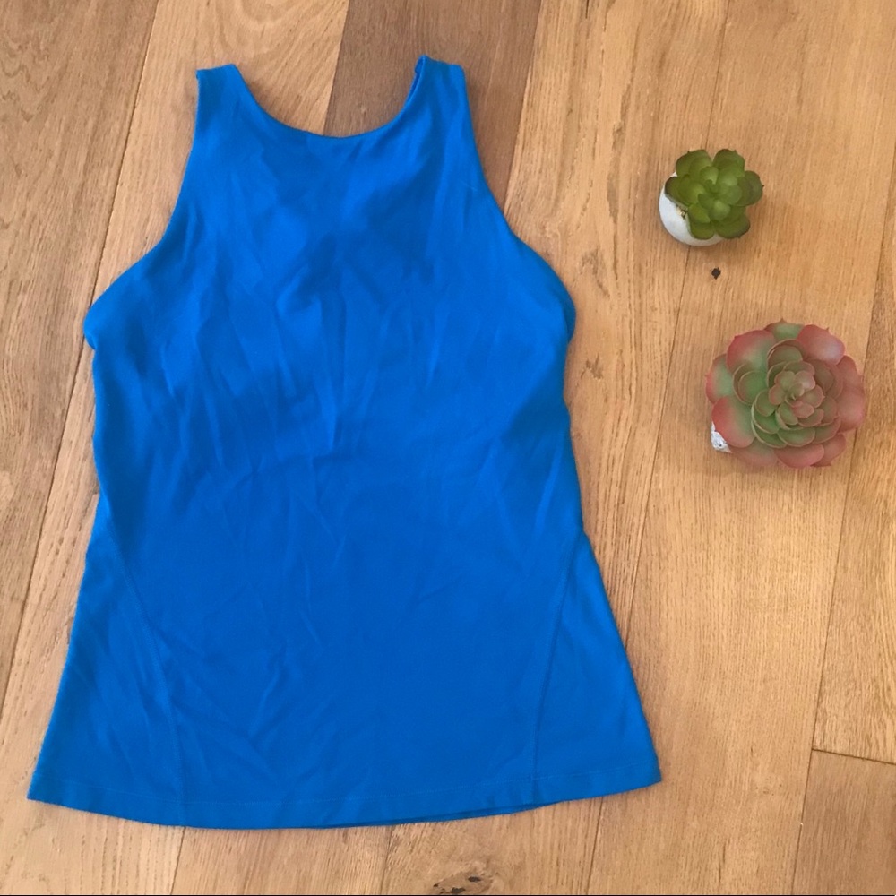 Lucy active top